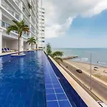 Apto con espectacular vista frente al mar piso 28